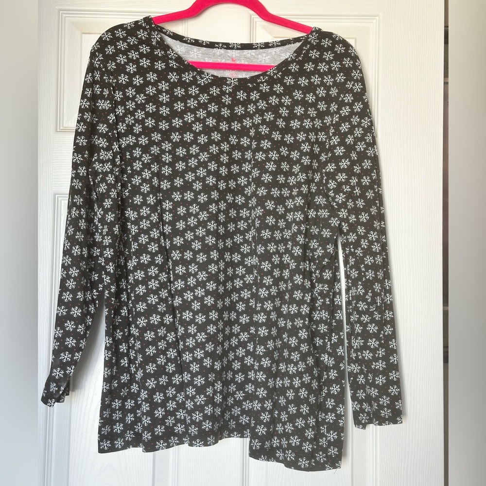 Black and White Snowflake Women's Top